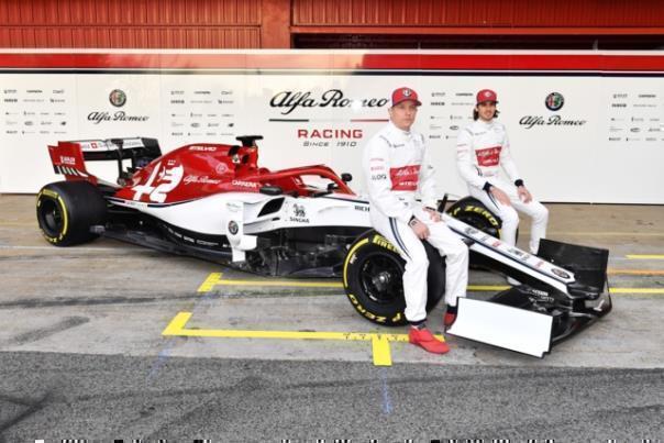 Kimi Räikkönen (l.) und Antonio Giovinazzi pilotieren den Alfa Romeo C38.  Foto: Auto-Medienportal.Net/Alfa Romeo Racing